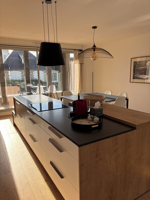 Interior - Between the two beaches and close to the center, recent apartment. All on foot. (Saint-Lunaire)