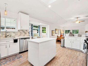 Fridge, microwave, oven, stovetop - High Ceilings | Fenced Yard | Bright Interiors (Austin)