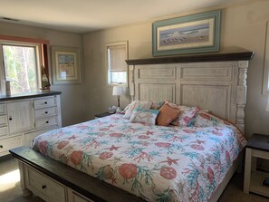 4 bedrooms, iron/ironing board, WiFi, bed sheets - Pamlico River Waterfront Home with beautiful views. (Blounts Creek)