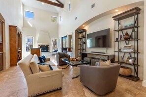 TV, fireplace, offices - 5BR Sleeps 10 - Pool - Lake Austin Access (Austin)