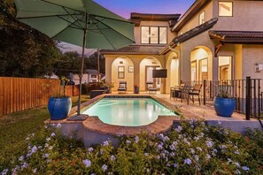 Pool - 5BR Sleeps 10 - Pool - Lake Austin Access (Austin)