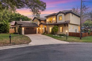 Exterior - 5BR Sleeps 10 - Pool - Lake Austin Access (Austin)