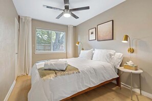 3 makuuhuonetta, silitysrauta/-lauta, vauvan matkasänky, Wi-Fi