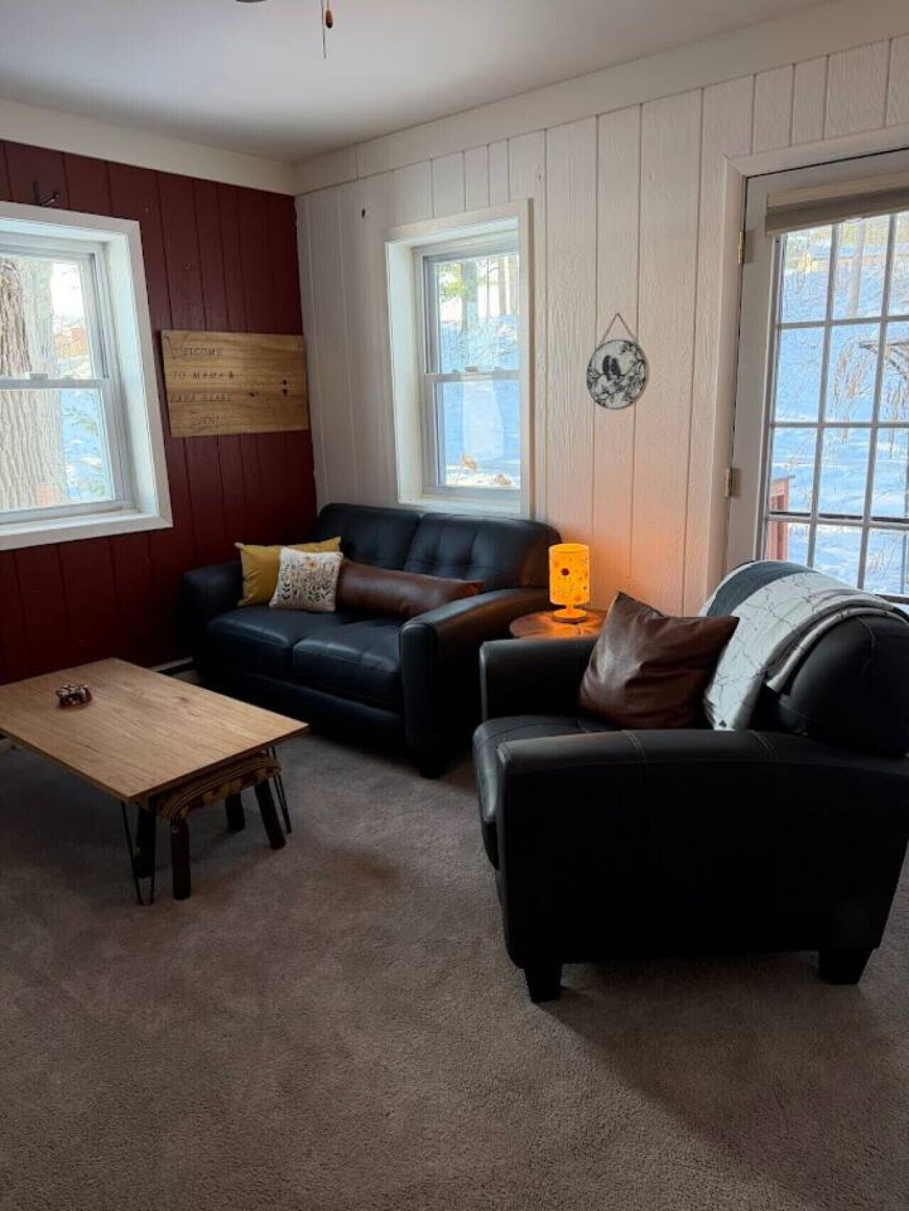 TV, fireplace, books, stereo