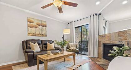 Domain Area 1BR - Pool - Tennis - Grill - Parking