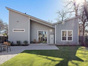 Exterior - 15 Min to Downtown with Backyard & Parking (Austin)