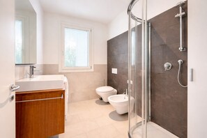 Dusche, Bidet