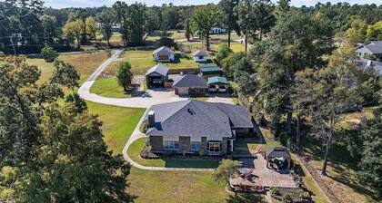 Lakefront 2BR house - Boathouse & Pier
