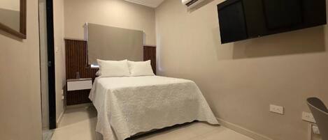 Basic Double Room | In-room safe, laptop workspace, iron/ironing board (on request)