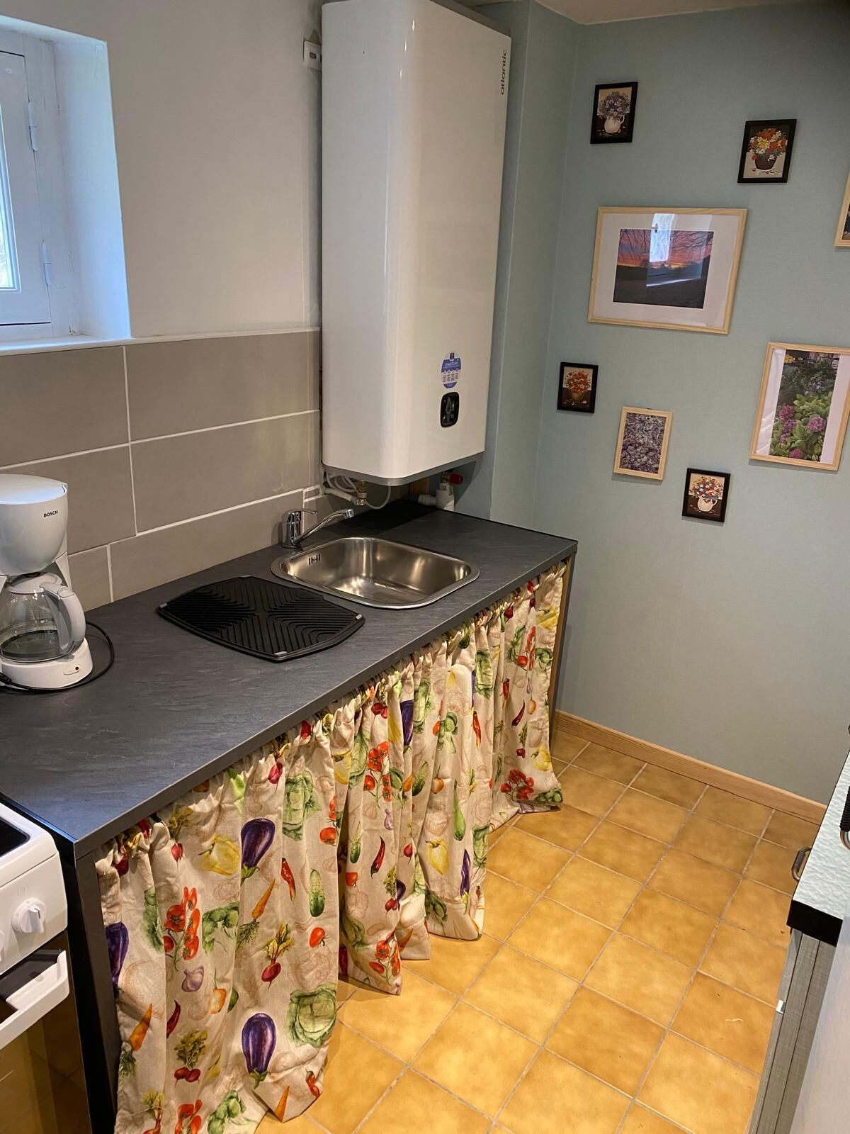 Micro-ondes, four, plaque de cuisson