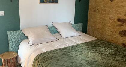 Gßte 2 à 3 personnes en Périgord noir situé aux portes de la Dordogne et du Lot