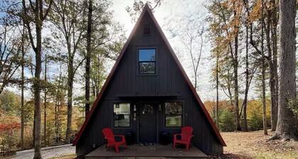 Cozy 2-bedroom A-Frame in Oneida, TN