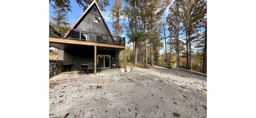 Cozy 2-bedroom A-Frame in Oneida, TN