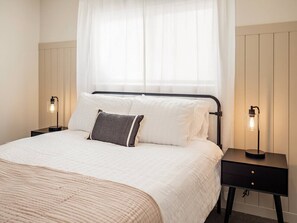 Bügeleisen/Bügelbrett, Reisekinderbett, WLAN, Bettwäsche
