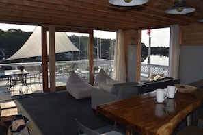 Books, offices - The Boathouse by Sea Maine (Boothbay)