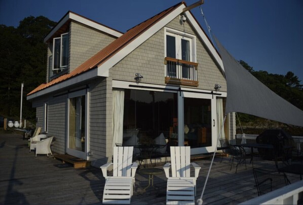 Outdoor dining - The Boathouse by Sea Maine (Boothbay)
