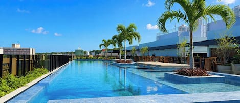 3 piscine all'aperto