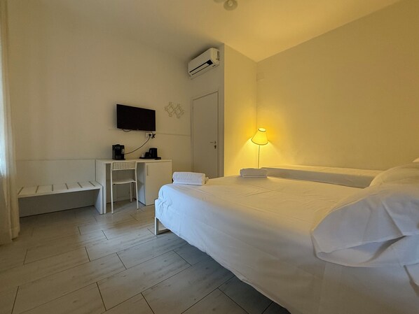 Double or Twin Room, City View - CENTRALE BOLOGNA (Bologna)