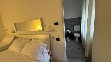 Camera con letto matrimoniale o 2 letti singoli, vista città