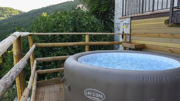 Bain à remous extérieur