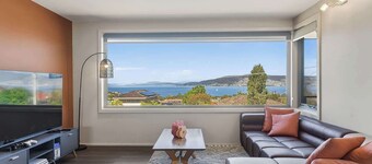 The Blue Window - 15 Mins to CBD&Airport