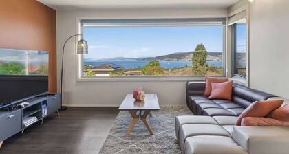 The Blue Window - 15 Mins to CBD&Airport