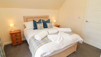 3 habitaciones, decoración personalizada y muebles diferentes