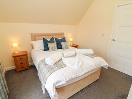 3 Schlafzimmer, individuell dekoriert, individuell eingerichtet