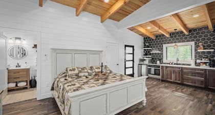 NEW - Treehouse - Dogwood