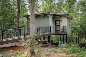 Exterior - NEW - Treehouse - Dogwood (Jonesburg)