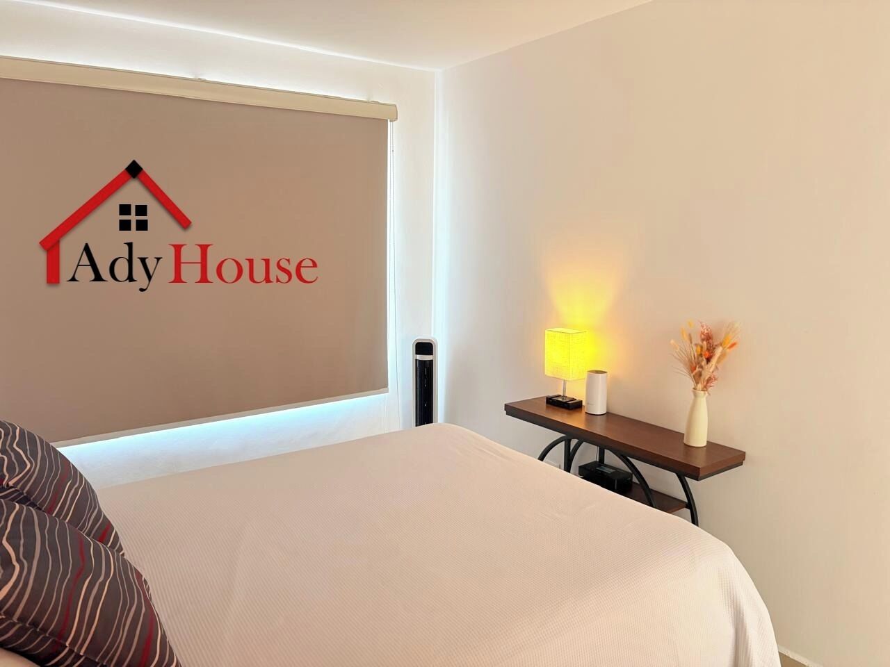 3 habitaciones, tabla de planchar con plancha, wifi y ropa de cama 