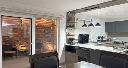 20 steps away, renovated, beautiful!