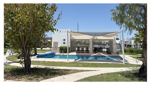 Piscine extérieure