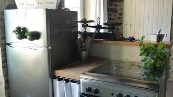 Micro-ondes, four, plaque de cuisson, lave-vaisselle