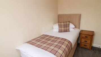 4 habitaciones, decoración personalizada y muebles diferentes