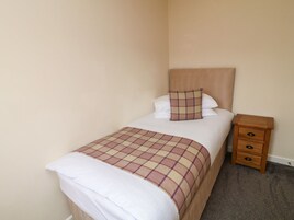 4 Schlafzimmer, individuell dekoriert, individuell eingerichtet