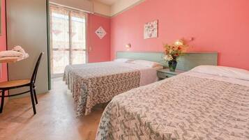 Una scrivania, ferro/asse da stiro, Wi-Fi gratuito