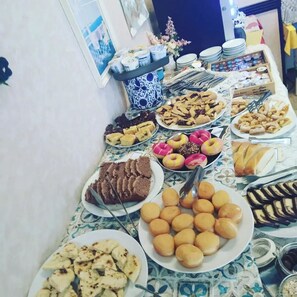 Basic Double or Twin Room, Balcony, Partial Sea View | Dining - Hotel Sabbia D'oro  (Rimini)