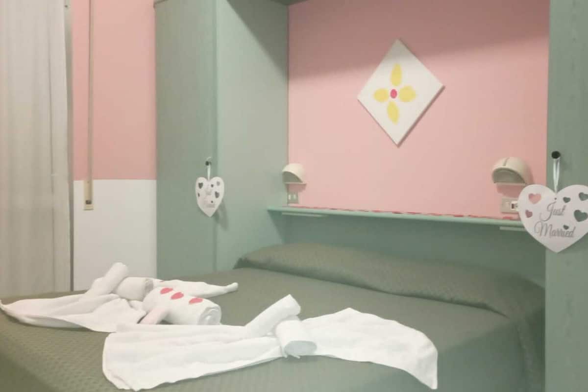 Schreibtisch, Bügeleisen/Bügelbrett, kostenloses WLAN