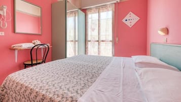 Bureau, fer et planche Ă repasser, Wi-Fi gratuit