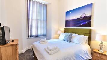 2 bedrooms, desk, iron/ironing board, free WiFi