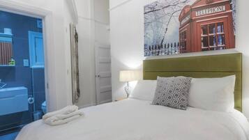 2 chambres, bureau, fer et planche à repasser, accès au Wi-Fi (inclus)