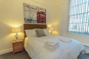 Unclassified image, 3 of 18, button - The Buckingham Suite Luxury 2 bedroom apartment (Plymouth)