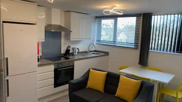 Fridge, microwave, oven, dishwasher