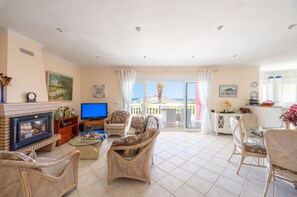 Living area - Villa with sea views and pool in Dénia (Dénia)