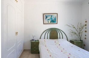 WiFi, bed sheets - Villa with sea views and pool in Dénia (Dénia)