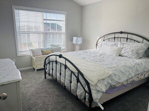 4 bedrooms, iron/ironing board, WiFi, bed sheets