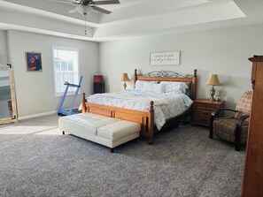 Silitysrauta/-lauta, Wi-Fi, vuodevaatteet