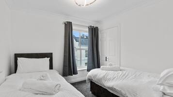 Iron/ironing board, WiFi, bed sheets