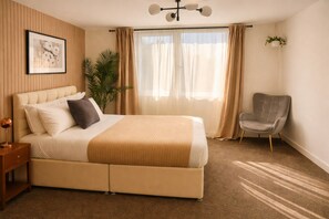 Iron/ironing board, travel cot, free WiFi, bed sheets - Salford Quays 4 Guests & Free Parking (Salford)
